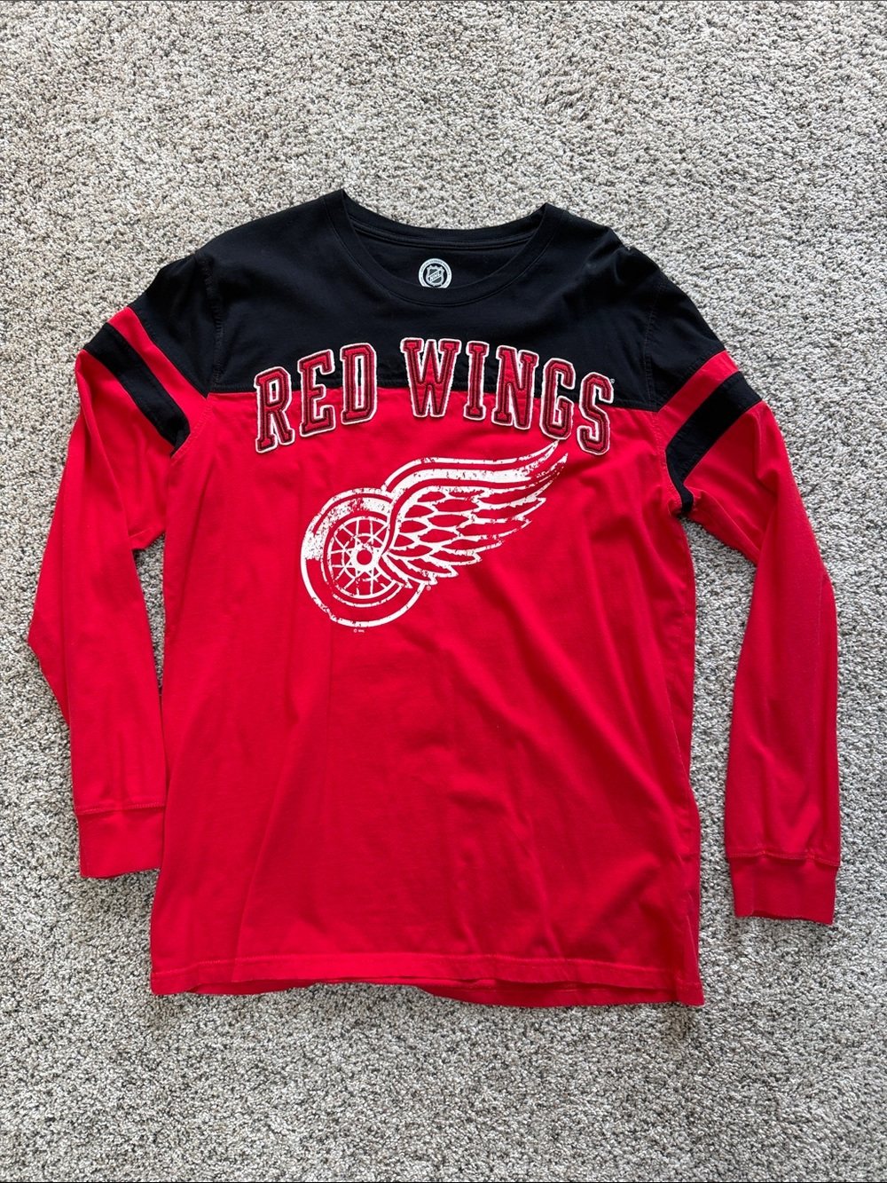 Detroit Red Wings Long Sleeve Tee - Red & Black
